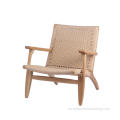 sillón lounge de madera vintage réplica CH25
